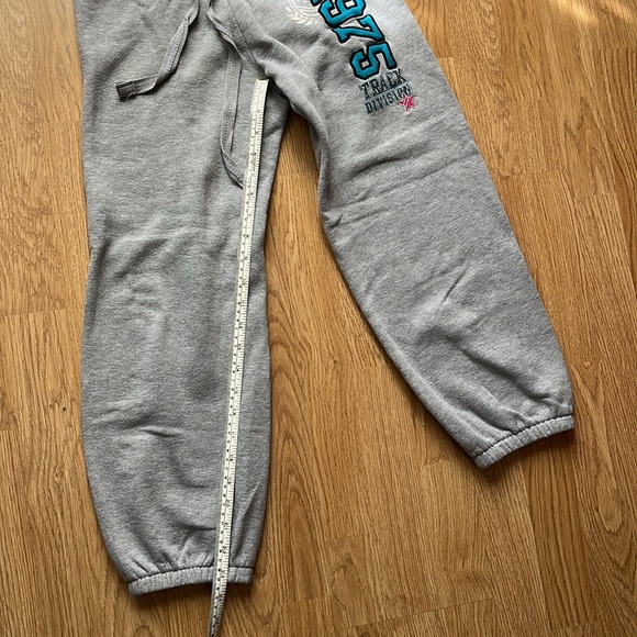 Urban Heritage Cropped Sweatpants - Set of 2 (Grey and Black) - Picture 9 of 9